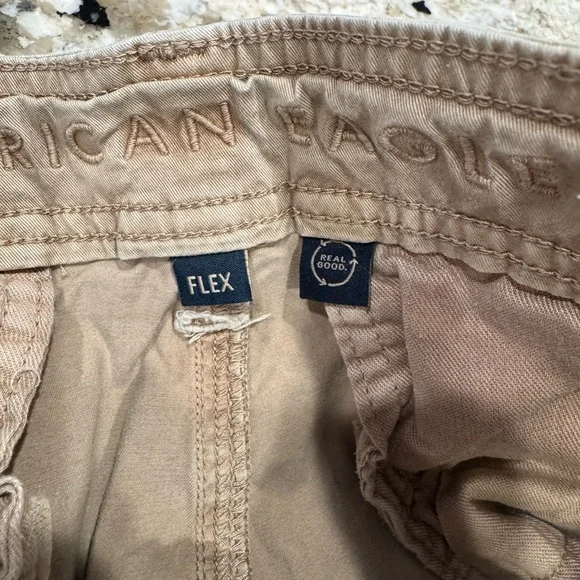 American Eagle Outfitters Tan Cargo Pants - Picture 4 of 4